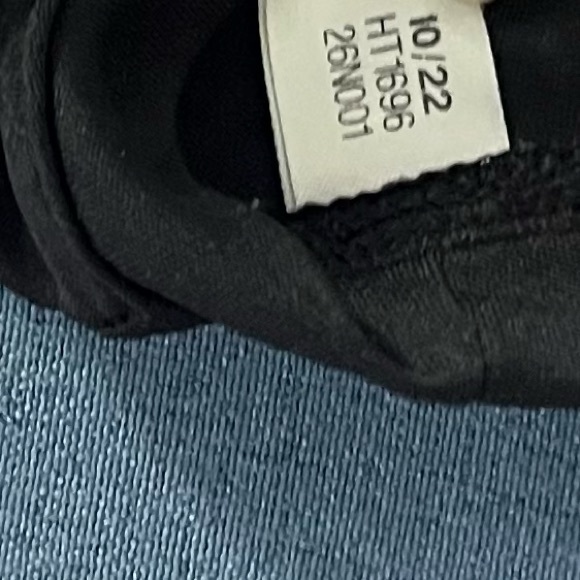 Reebok Men's Black Long Sleeve Shirt - Picture 7 of 9